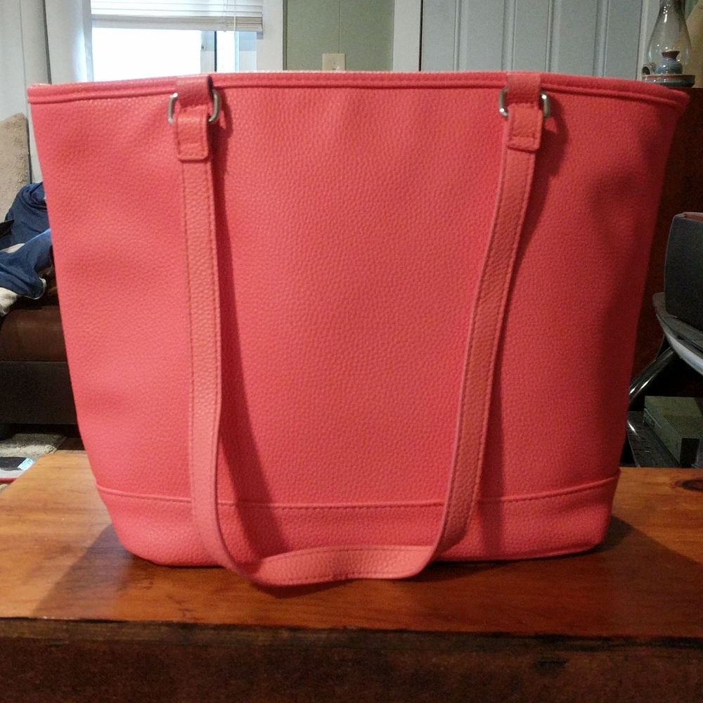 City Chic Tote Coral Thirty-One